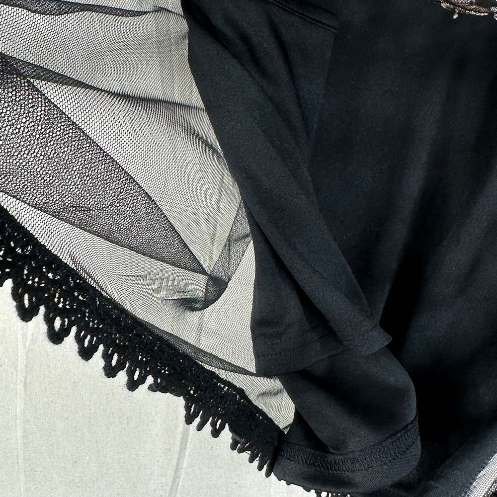 Forever‎ 21 Contemporary Floral Embroidered Cami Sheer Blouse size Large Black - Picture 4 of 7
